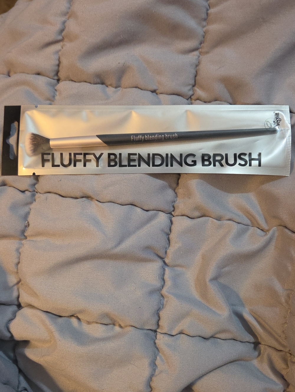 Fluffy Blending Brush - Gray Handle